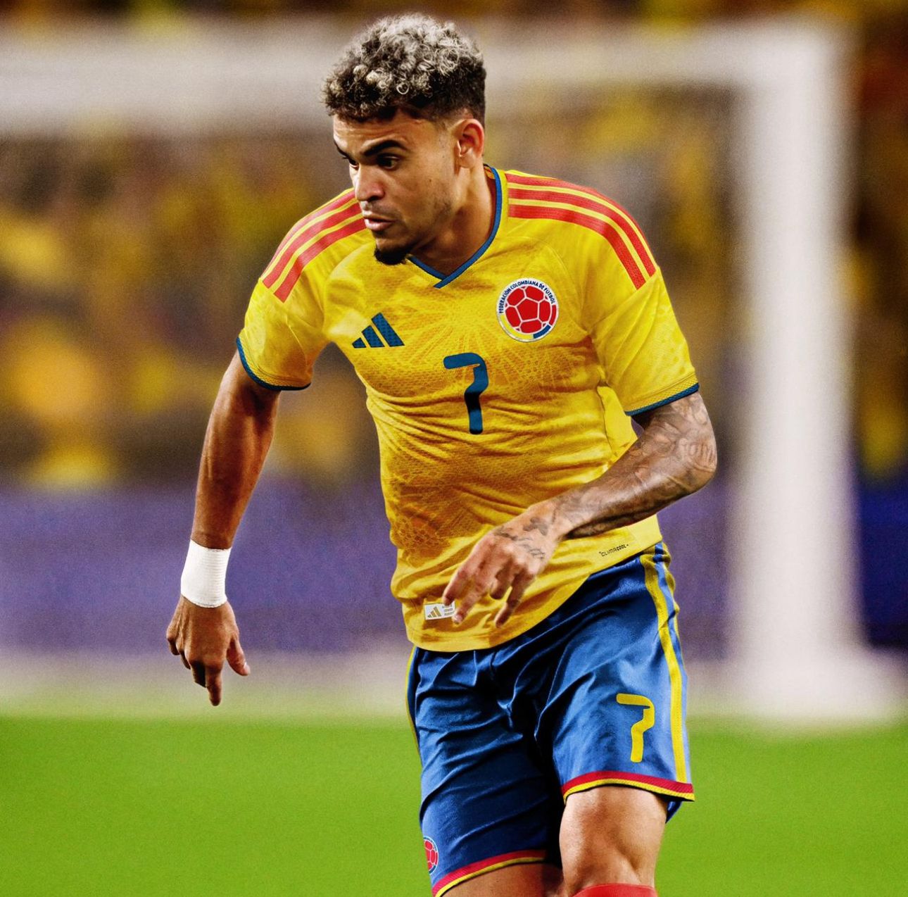 Camiseta Colombia Edición Especial Macondo 🇨🇴 Hincha Premium 2026